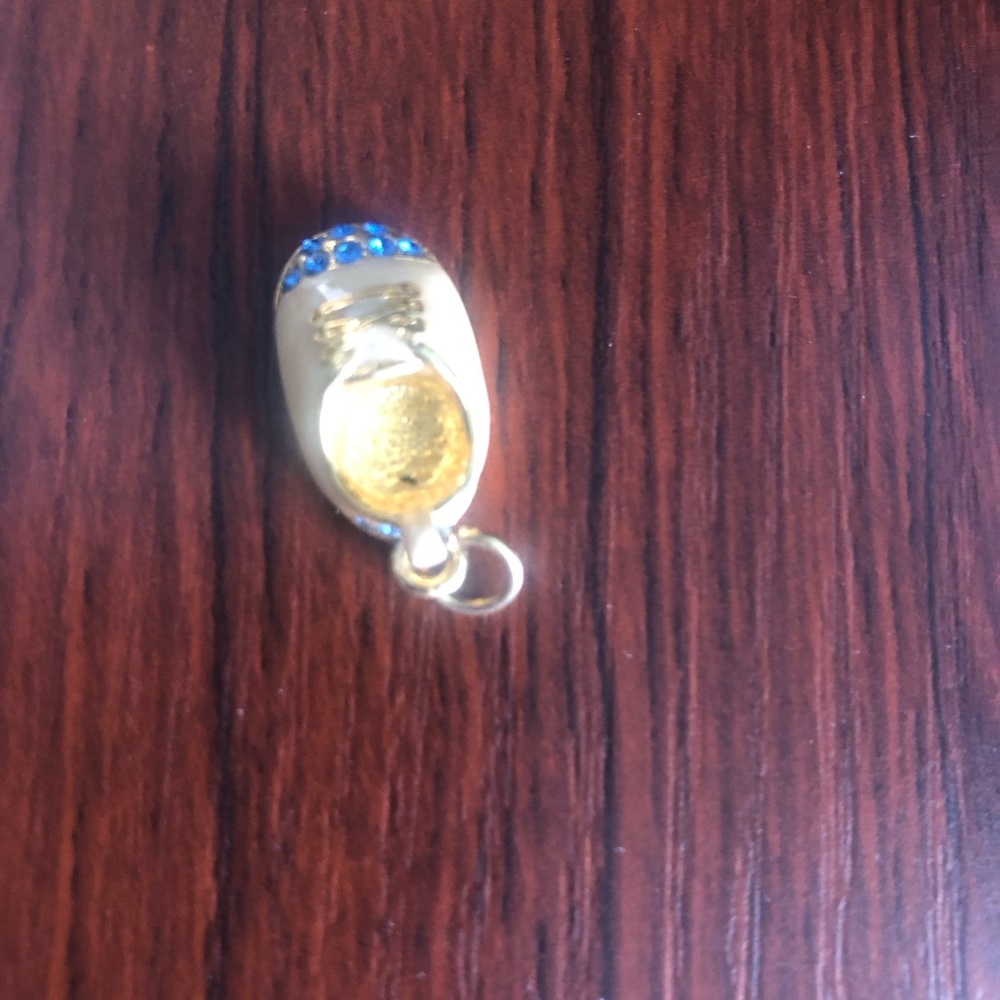 Super cute Firenze baby shoe charm